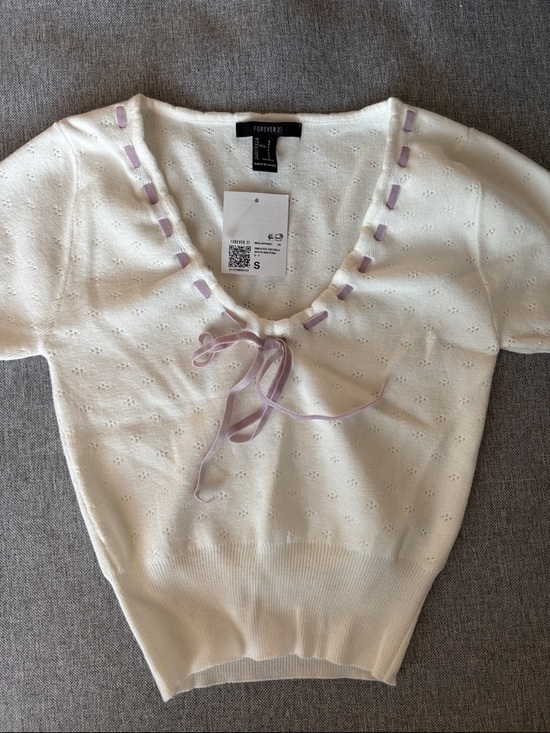 Forever 21 Tops - Forever 21 Cream Short Sleeve Knit Top with Lavender Ribbon Tie